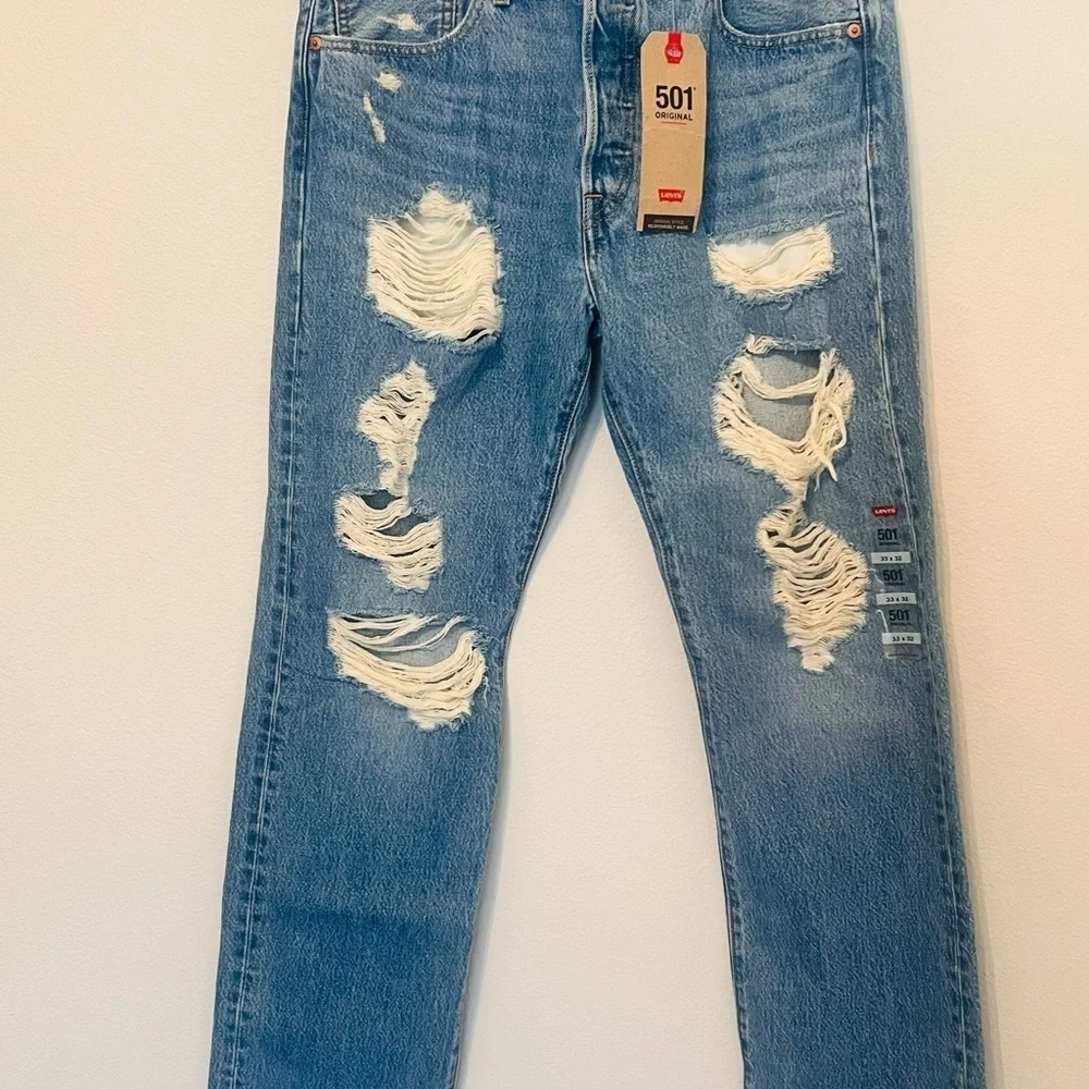 Levi's Men's 501 Original-Fit Button Fly Ripped Denim Jeans SZ 33x32